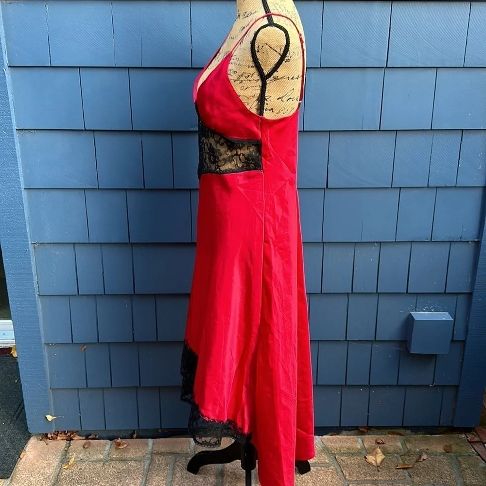 ♥️🖤♥️ Victoria’s Secret red satin with black lace nightgown small slip dress